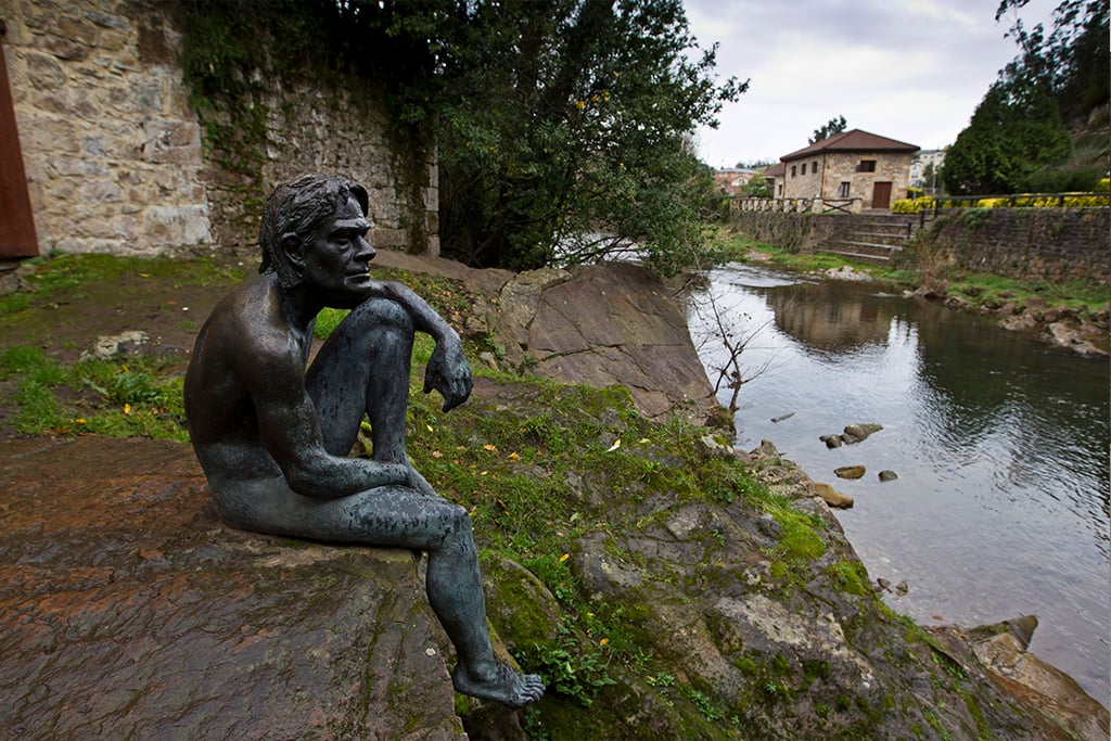 Escultura del Hombre Pez en Liérganes