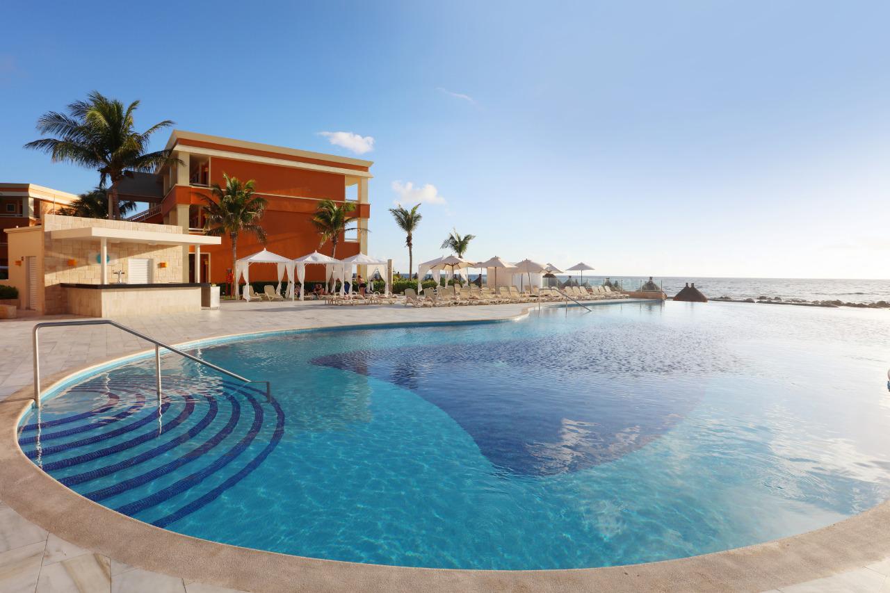 Piscina de Bahía Príncipe Akumal en Riviera Maya, México