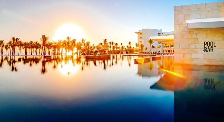 Pool Bar de Barceló Maya Riviera en Riviera Maya, México