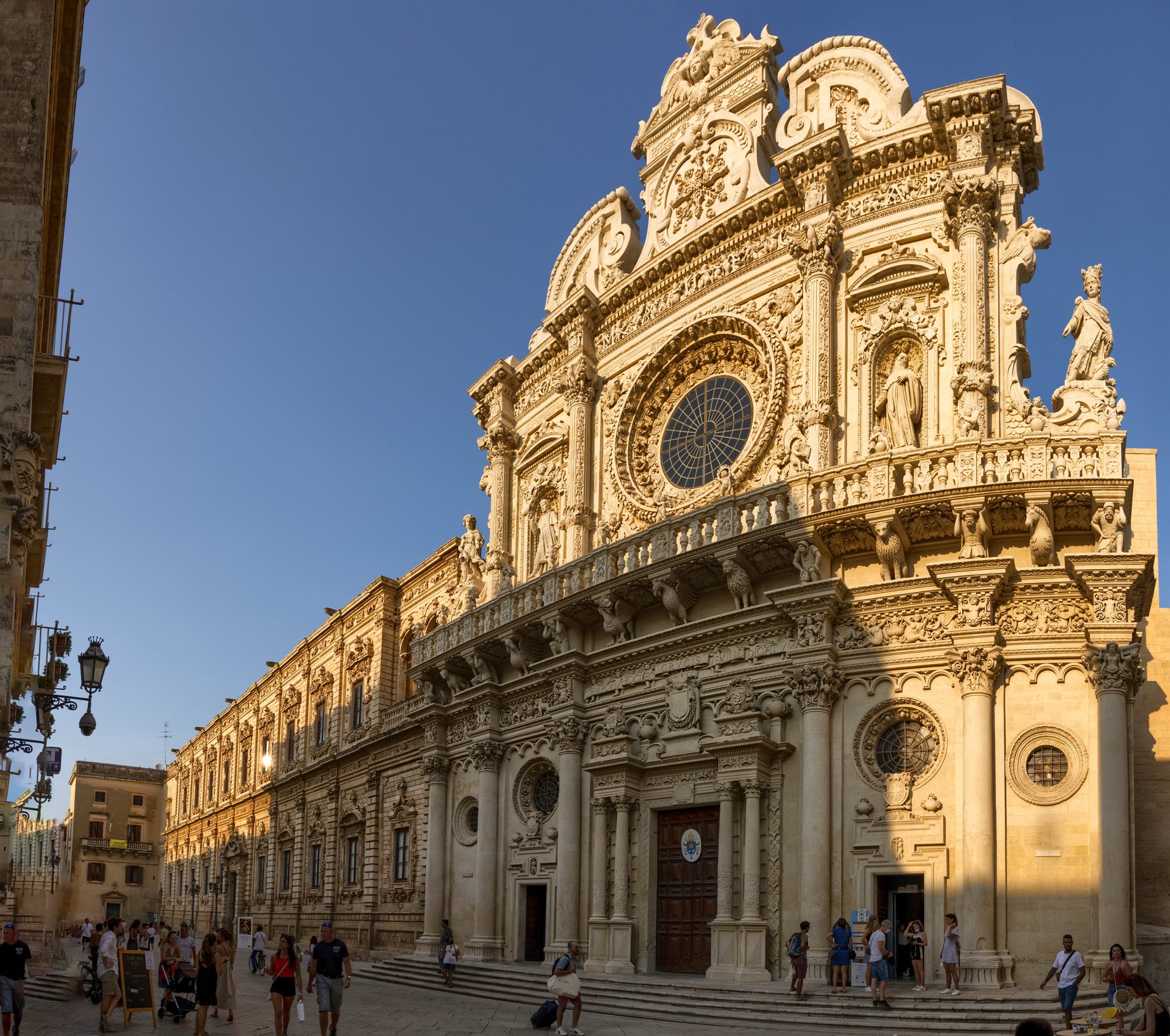 Basilica di Santa Croce en Lecce, Puglia, viaje a Italia