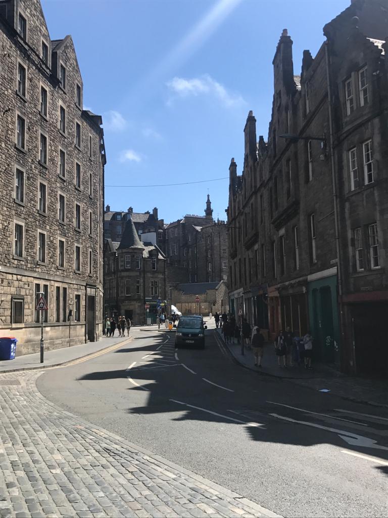 Calles de Edimburgo, capital de Escocia