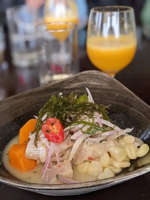 Ceviche en restaurante Los Cabos, viaje a Perú