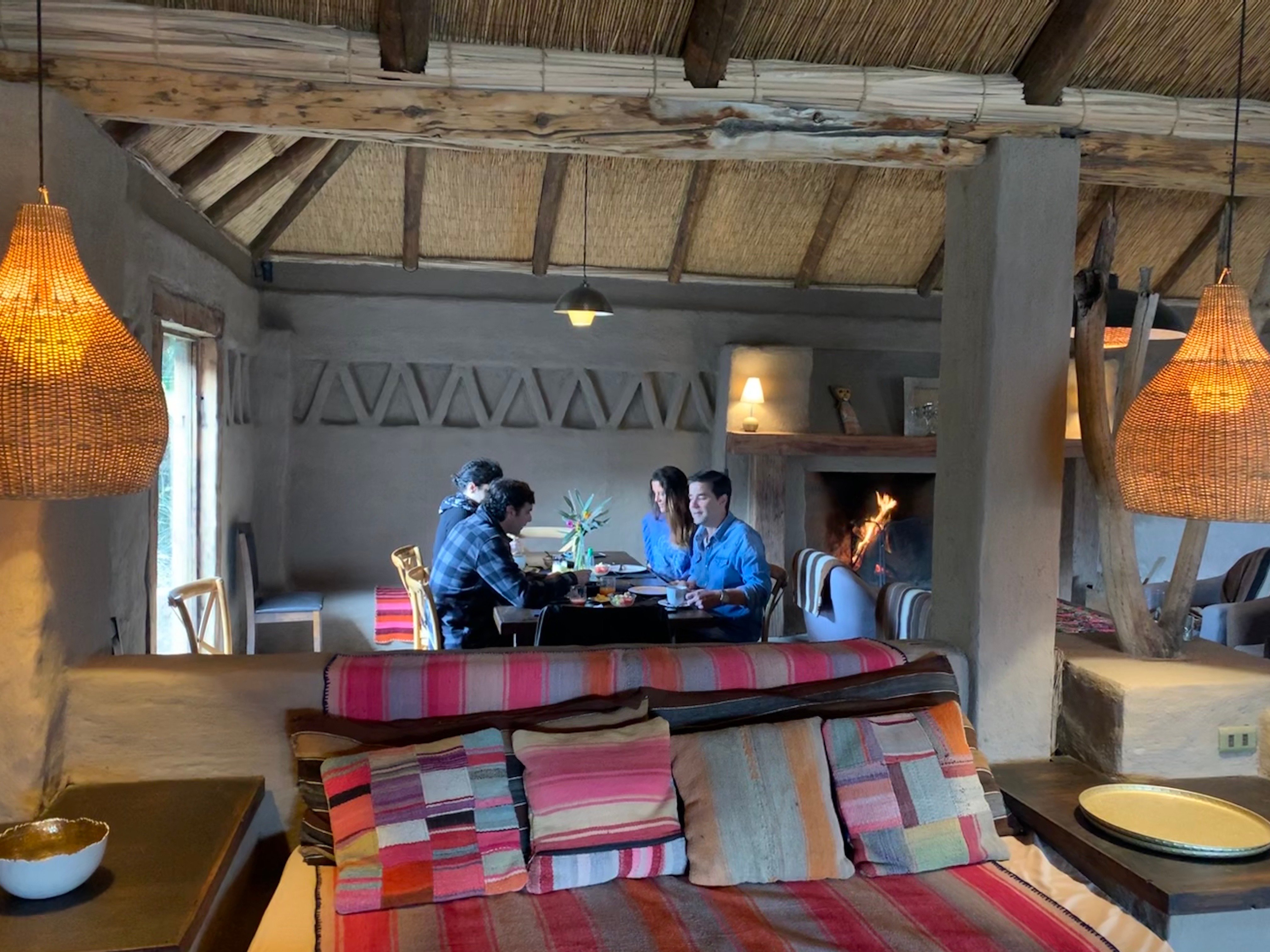 Desayuno en el Hotel Wara en el desierto de Atacama