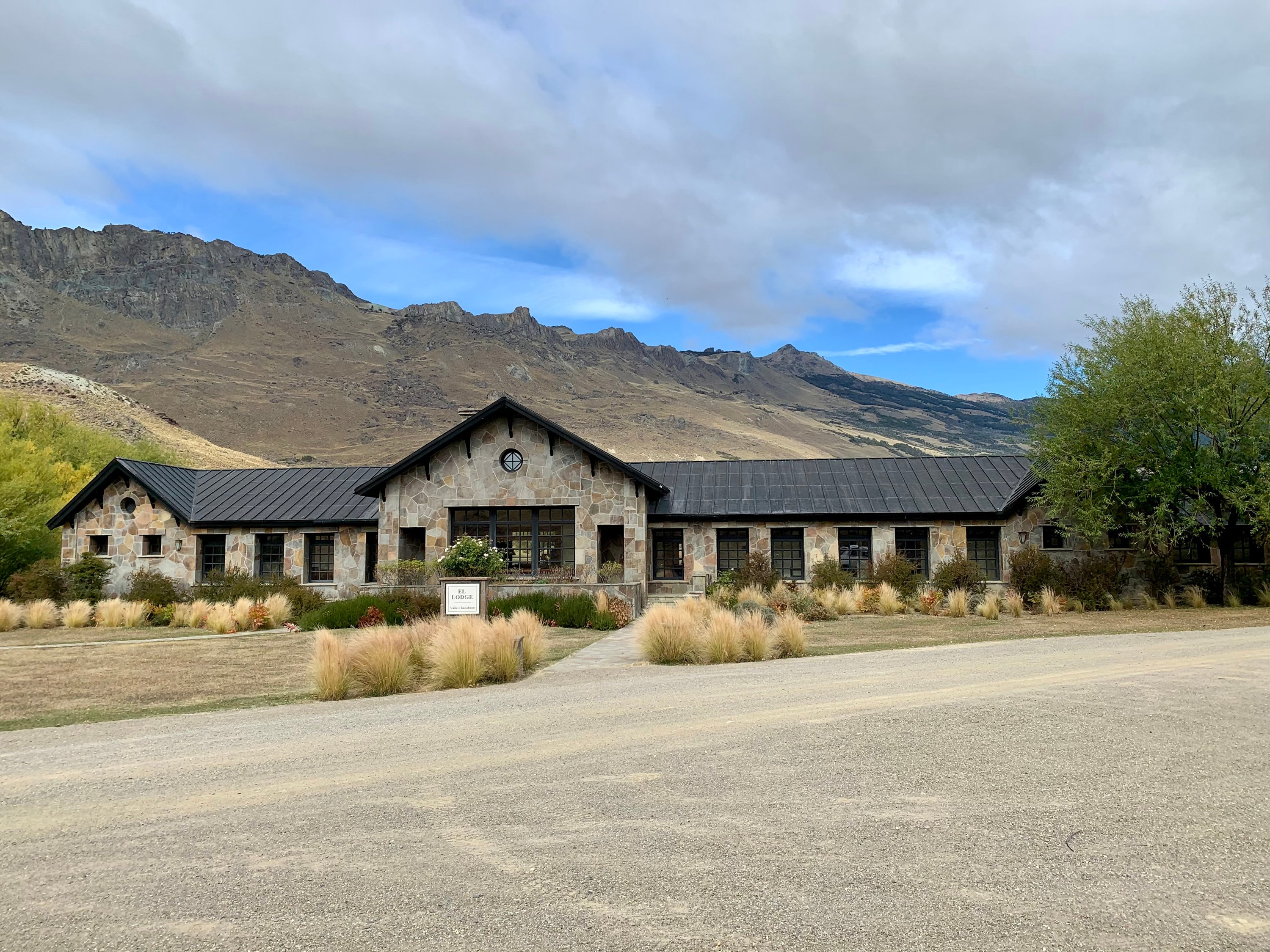 Fachada del Hotel Explora en el Parque Nacional Patagonia