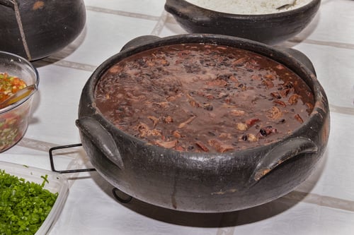 Feijoada, comida típica de Brasil