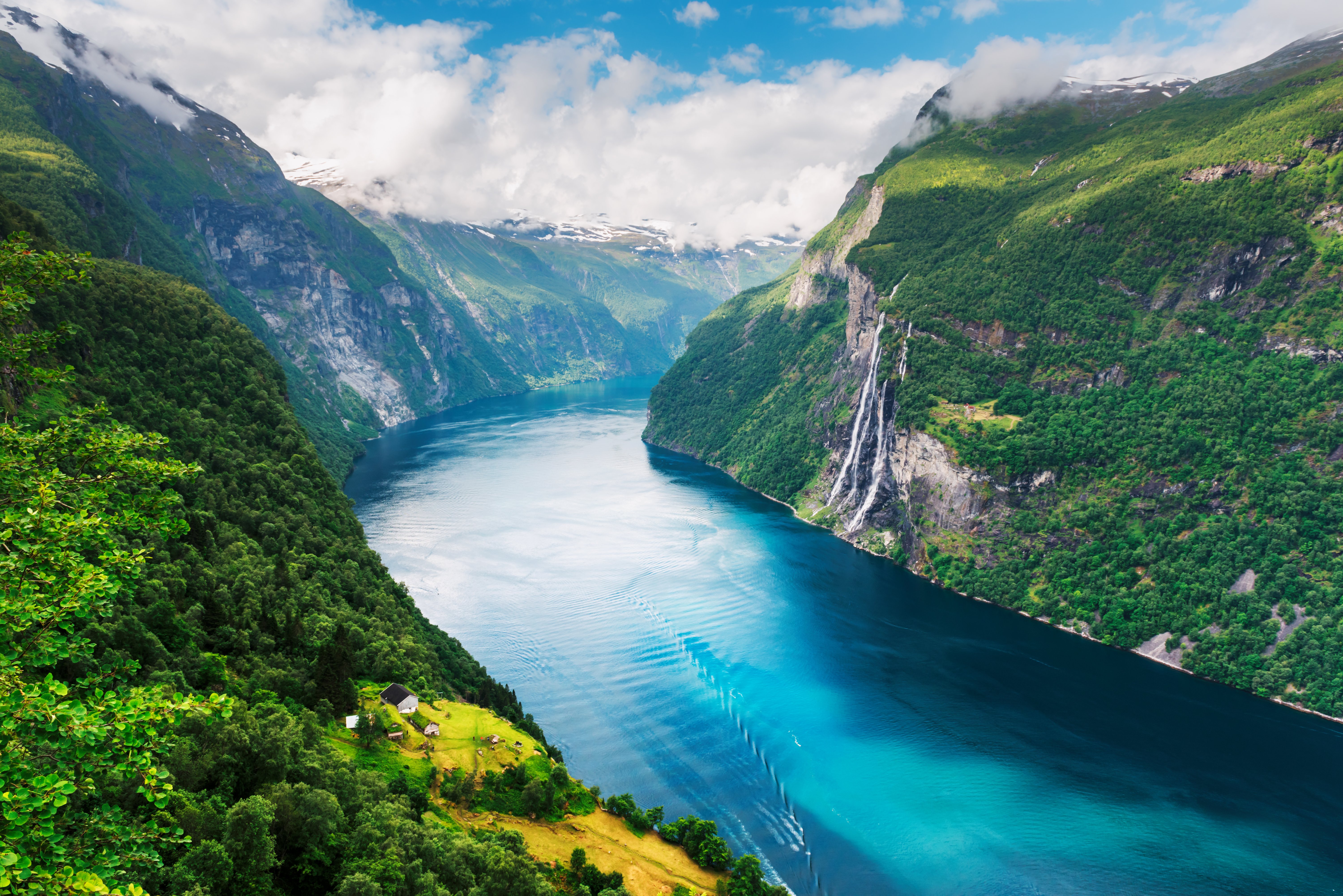 Fiordo Sunnylvsfjorden en Noruega, Europa del Norte