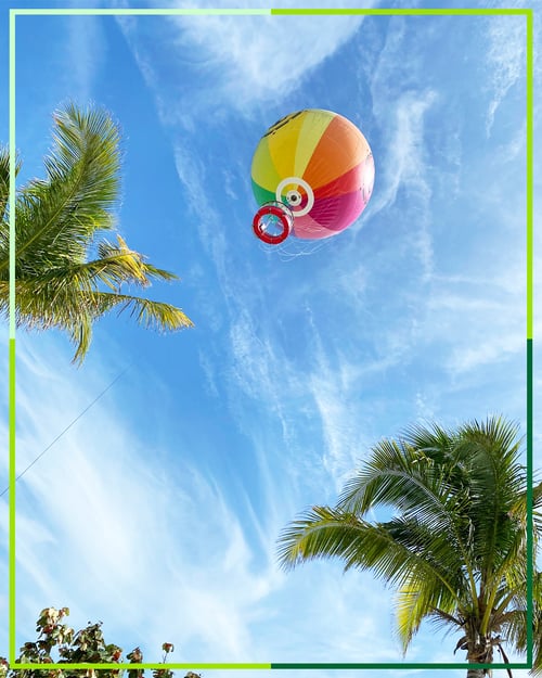 Globo de helio en Perfect Day at Cococay de Royal Caribbean