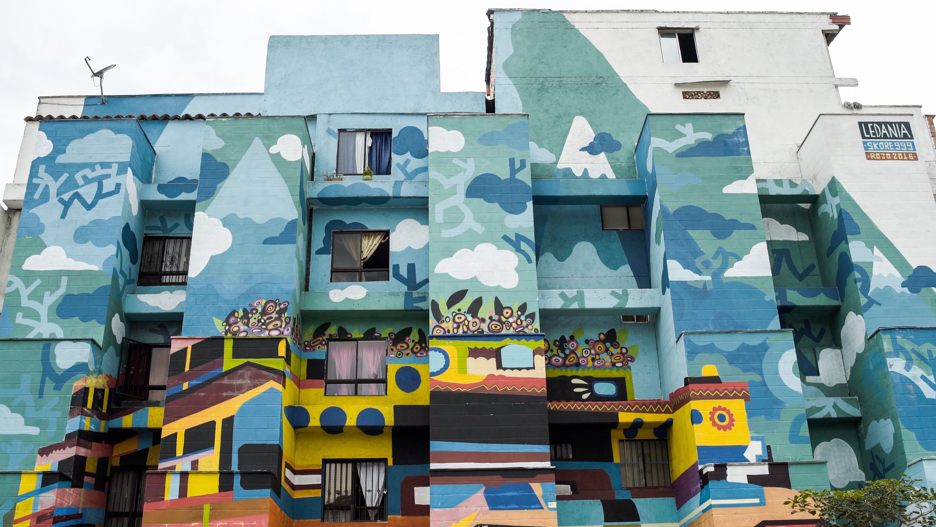 Graffitis en qué hacer en Medellín, viaje a Colombia