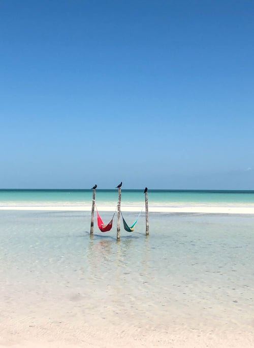 Hamacas en Holbox, playas del Caribe