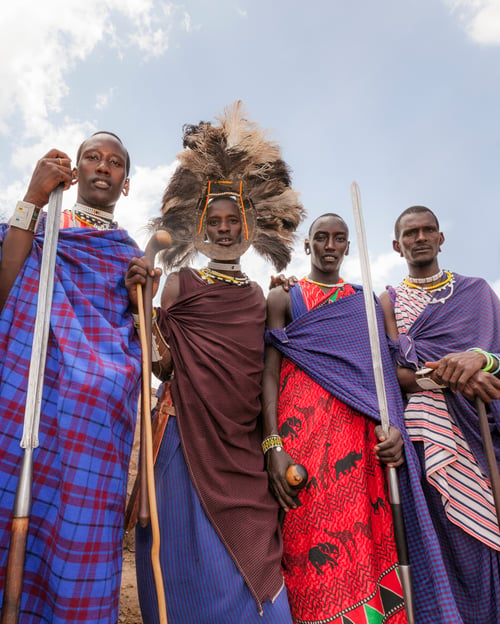 Hombres masai en Tanzania, África