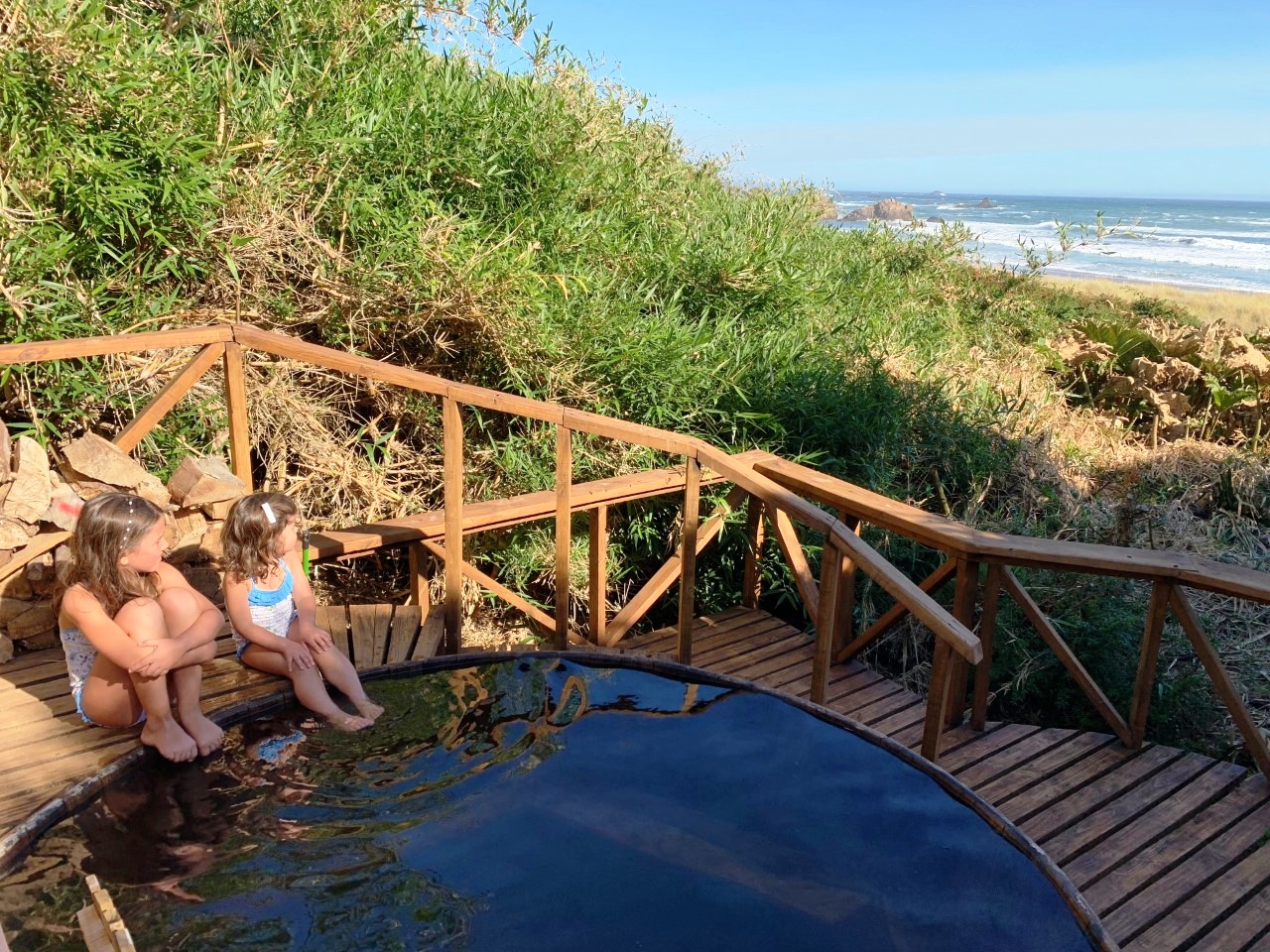 Hot Tub del Hotel Mari Mari con dos niñas 