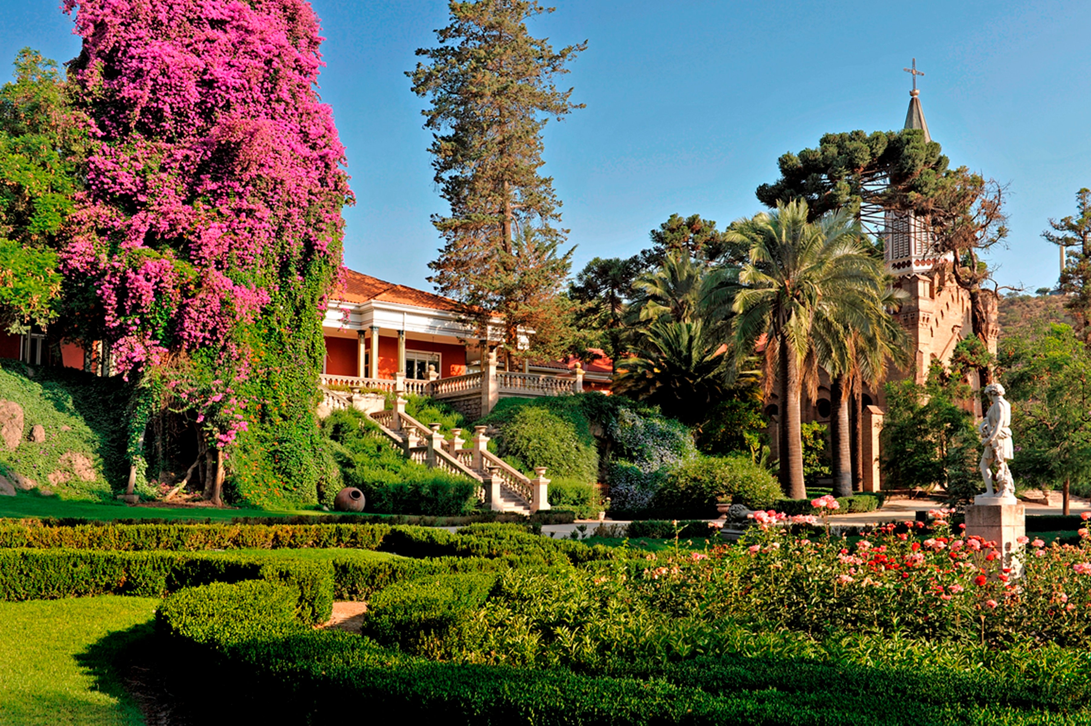 Fachada del Hotel Casa Real de Viña Santa Rita