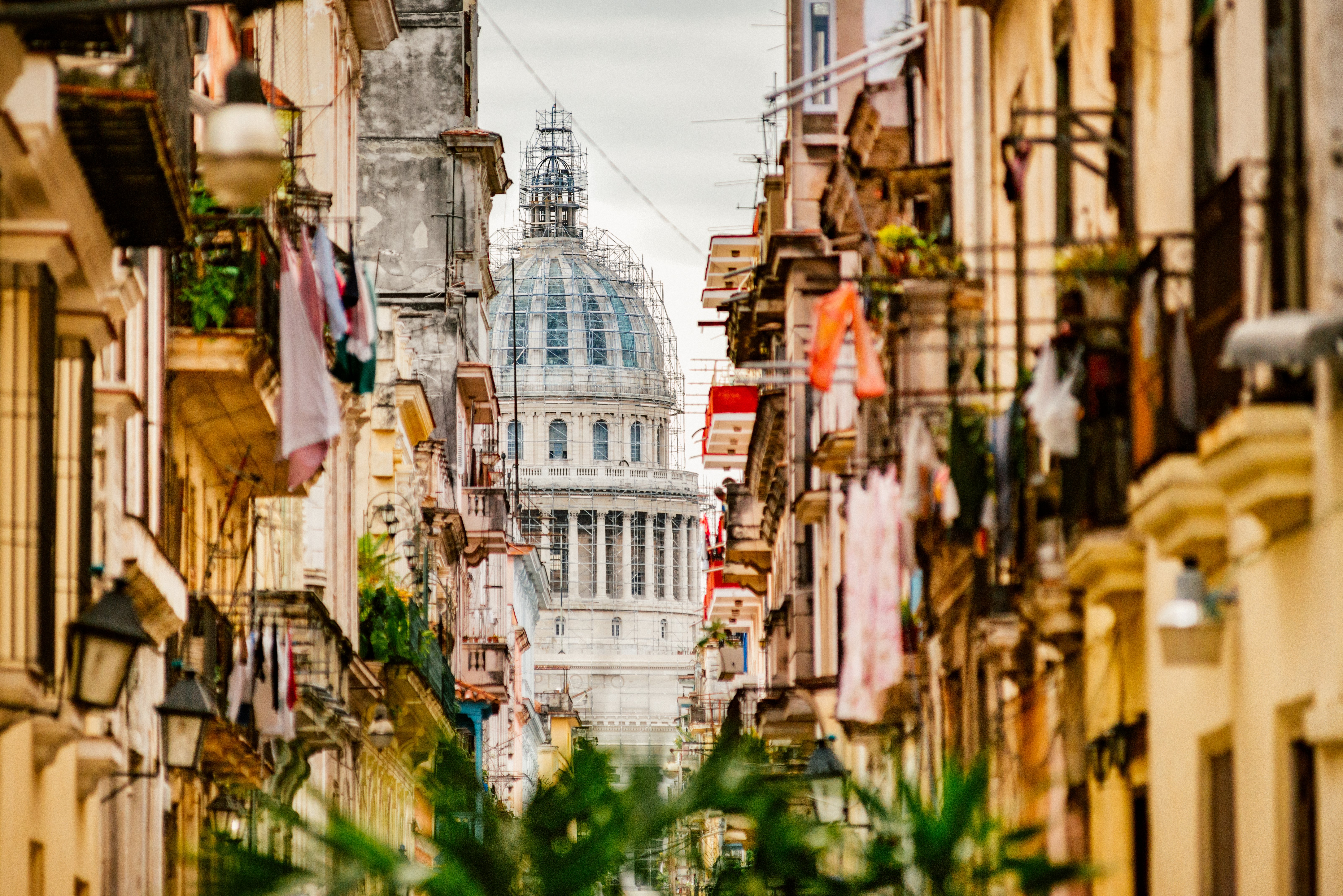 La Habana Vieja en Cuba con el Capitolio de fondo