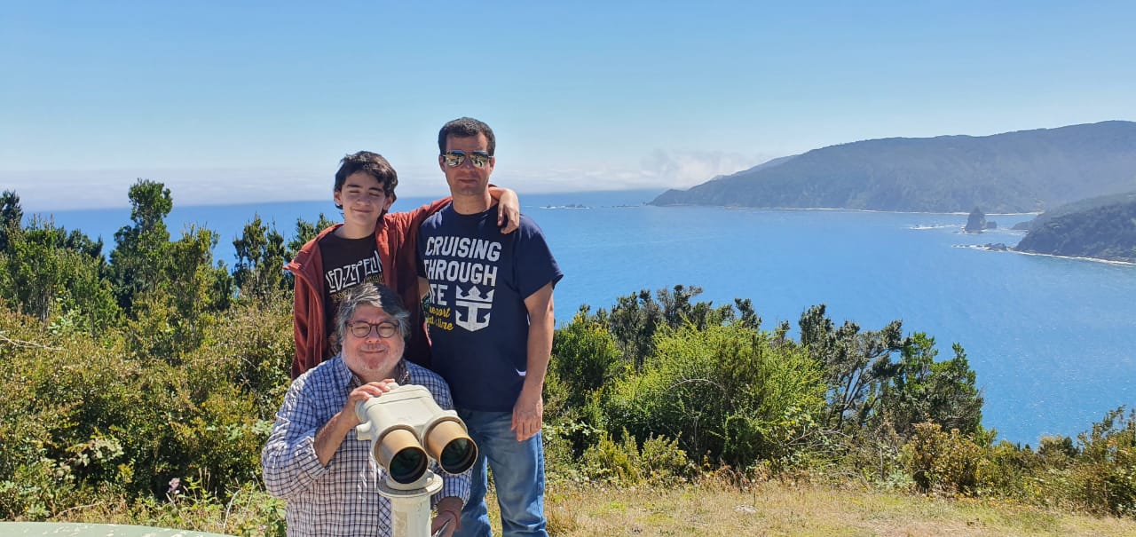 Mirador en el camino, playas del sur de Chile en la Región de Los Lagos
