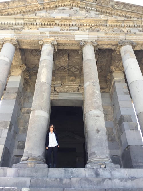 Monasterio Kecharis en Tsakhkadzor en un viaje a Armenia