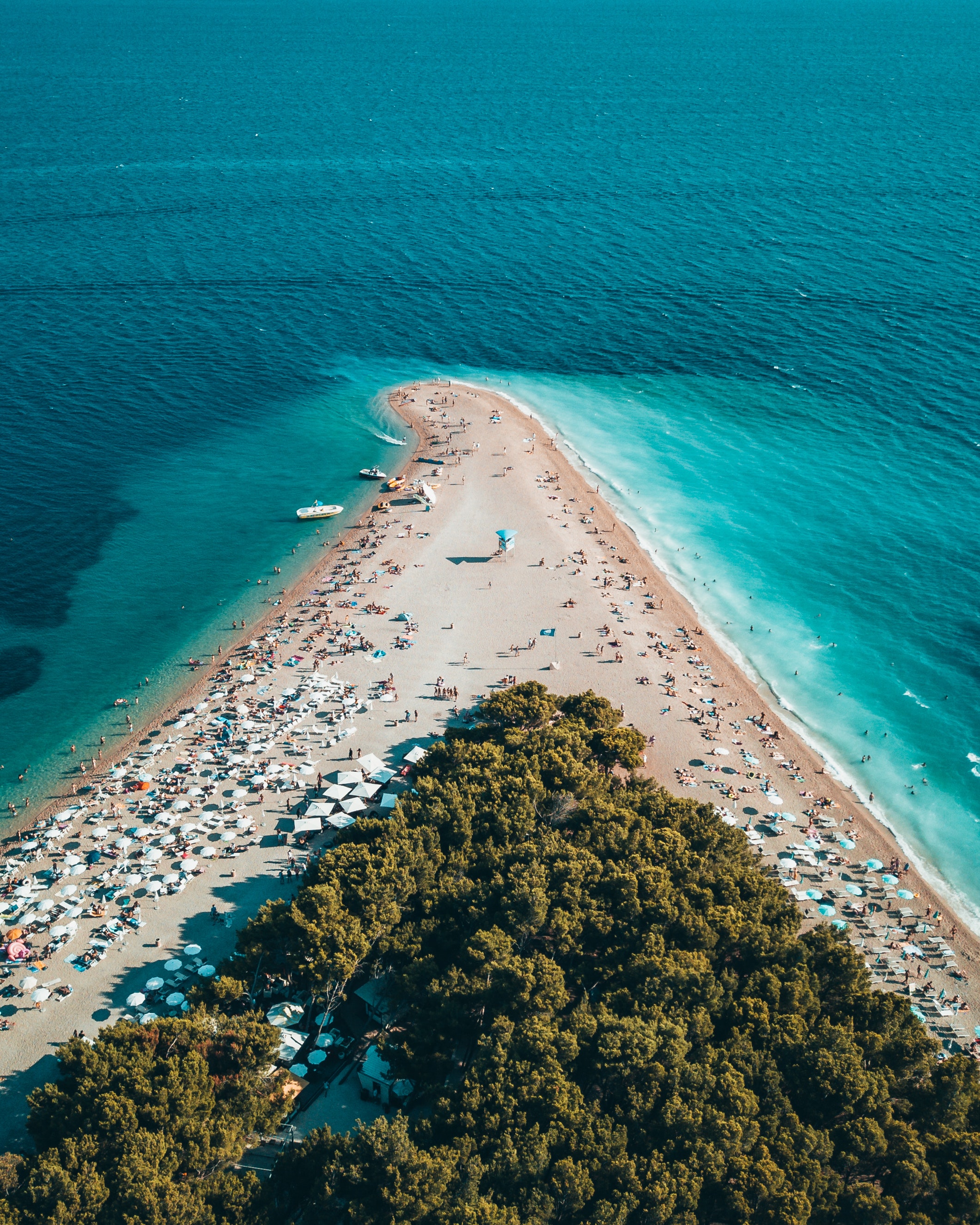 Navegaciones por el mar Mediterráneo en Bol, Croacia