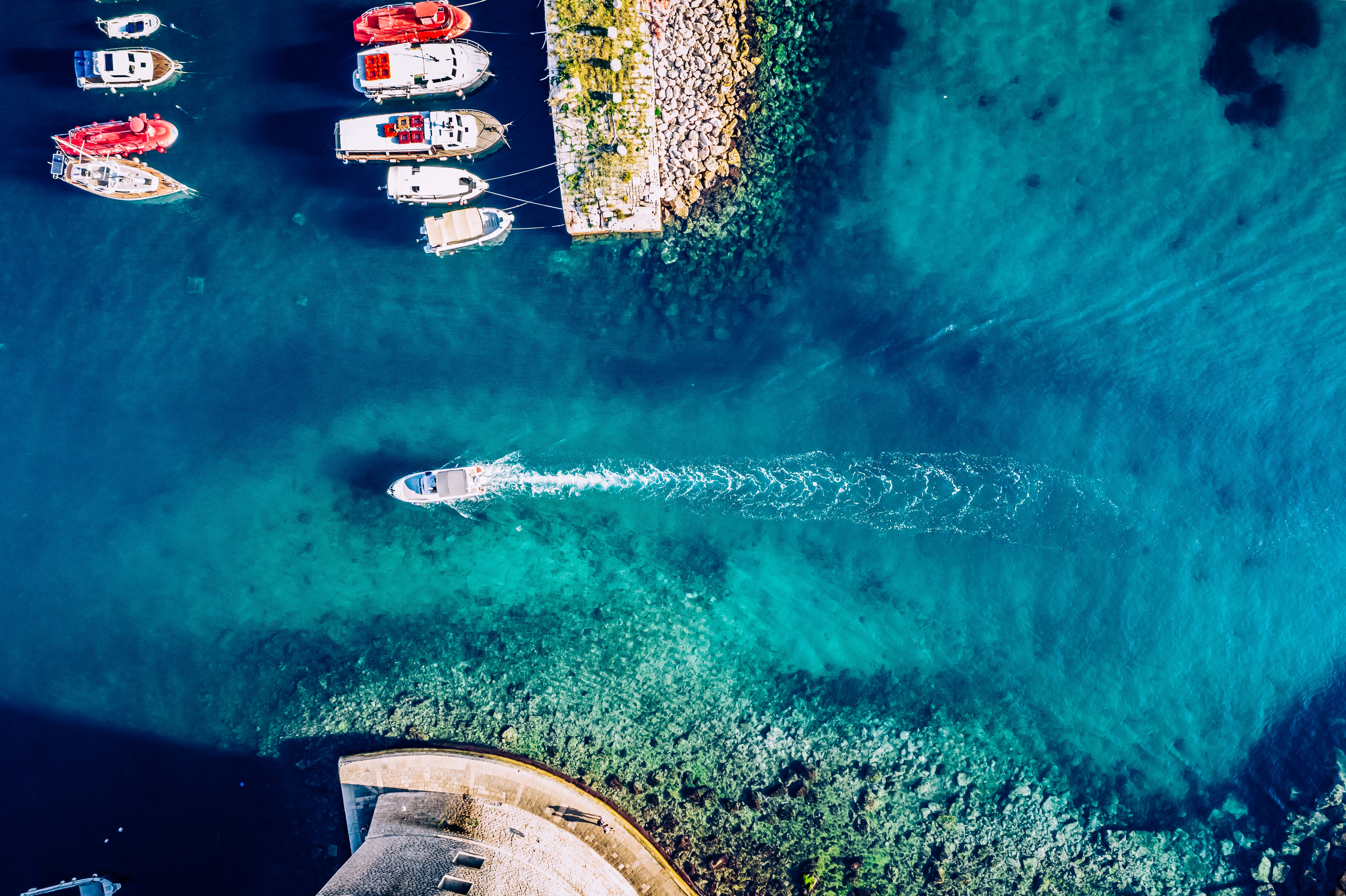 Navegaciones por el mar Mediterráneo en Dubrovnik, Croacia