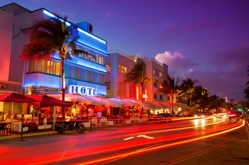 Ocean Drive de noche en Miami