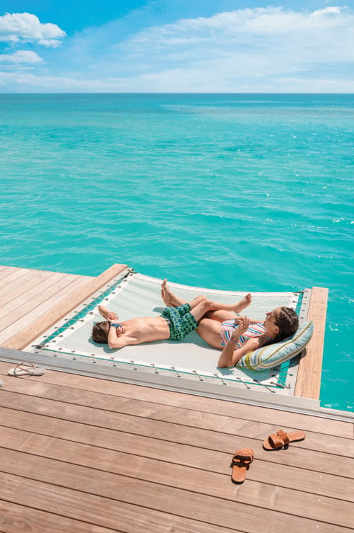 Perfect Day at Cococay de Royal Caribbean, Floating Cabana Lounge