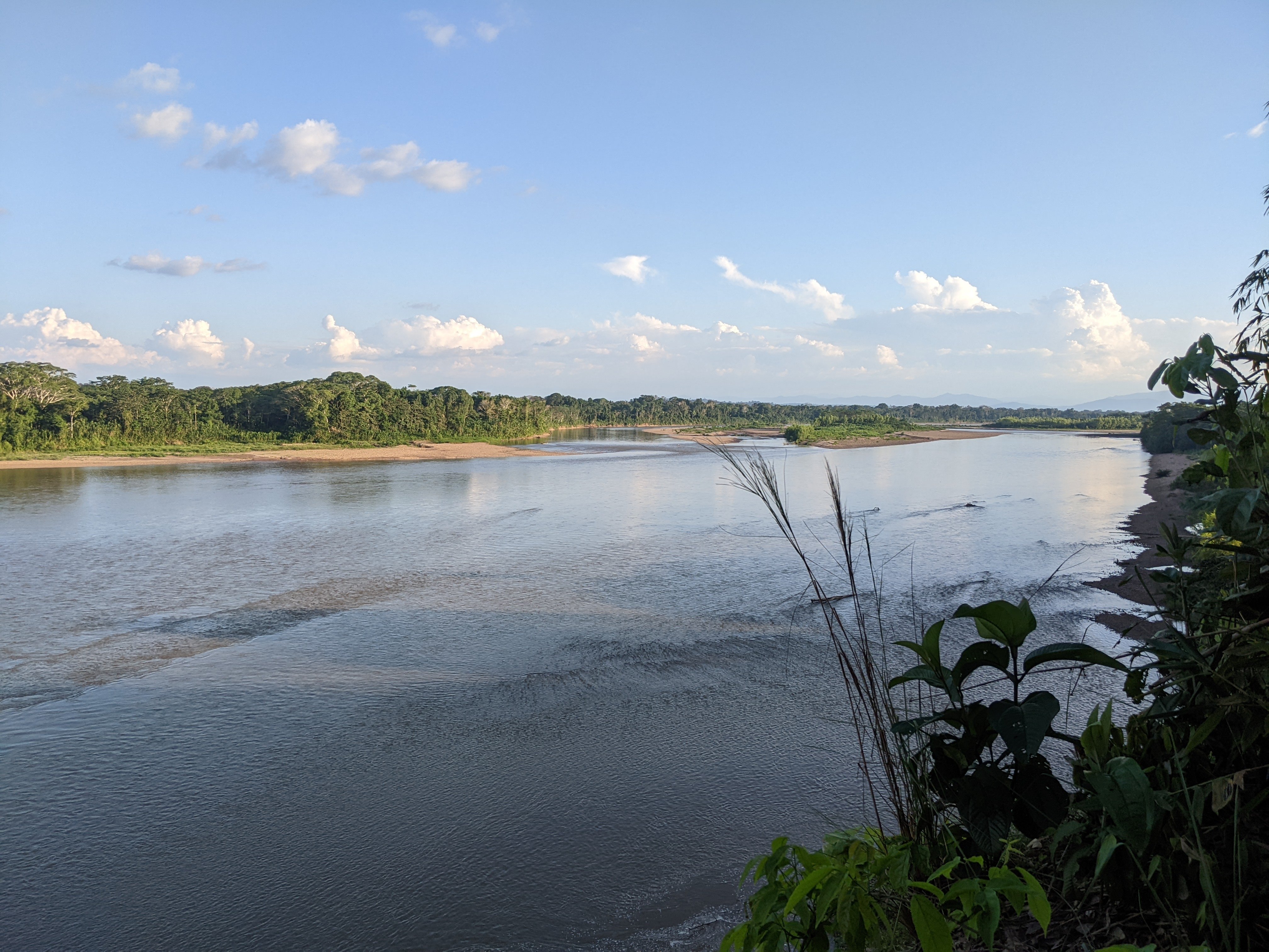 Río Tambopata en Reserva Nacional Tambopata