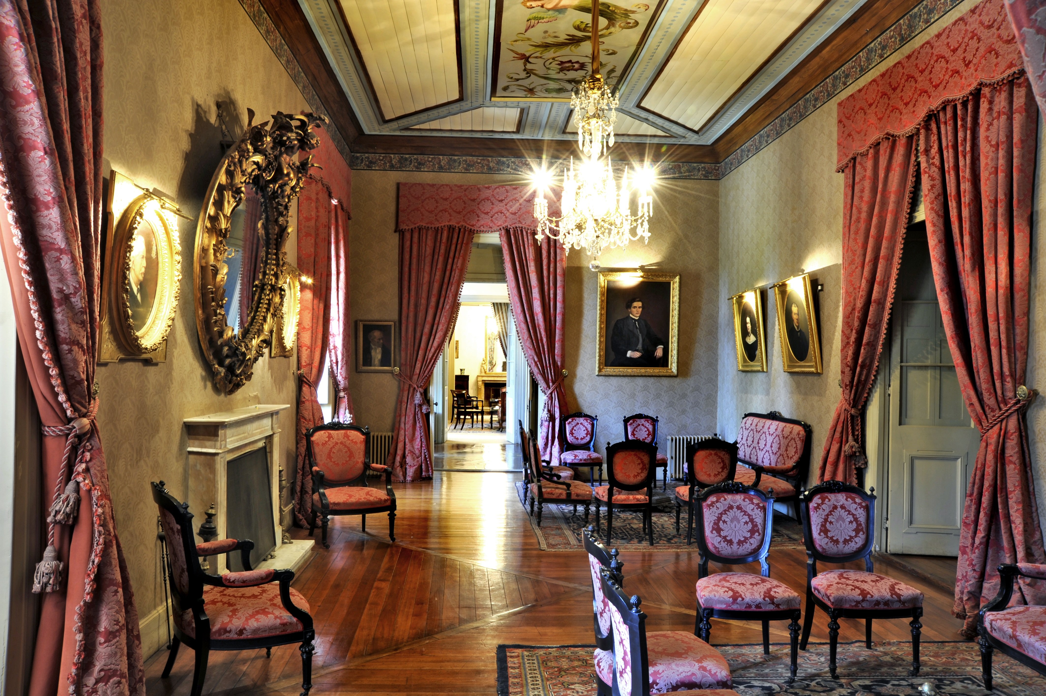 Salón Rojo del Hotel Casa Real en Viña Santa Rita