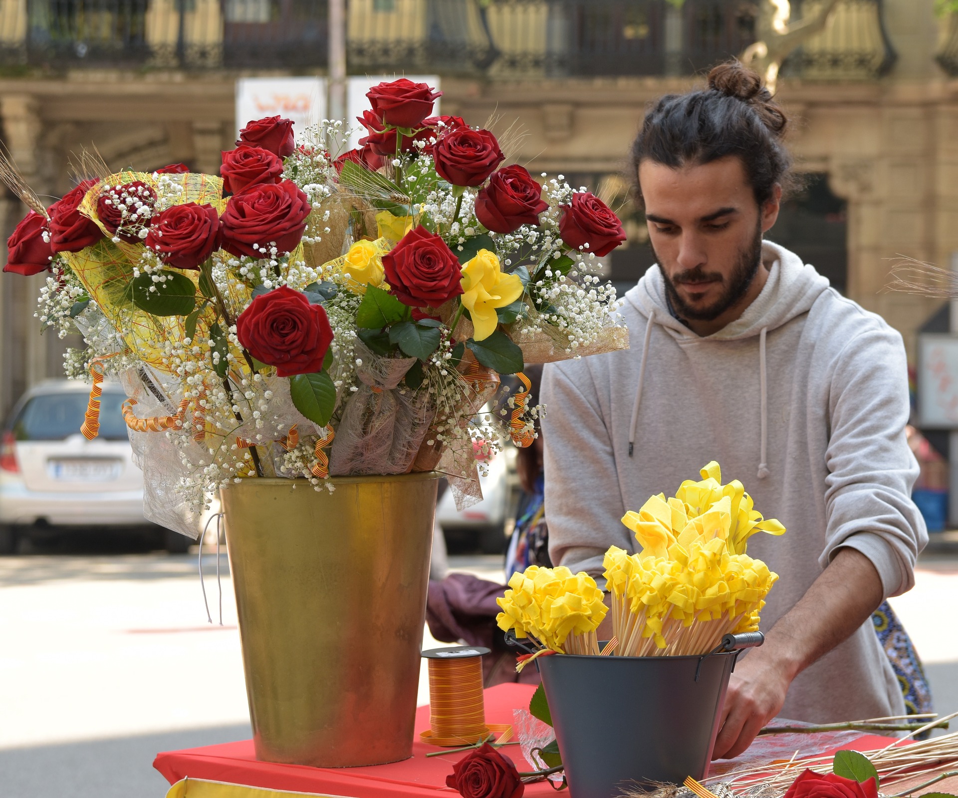 Sant Jordi en cosas que hacer en Barcelona, viaje a España