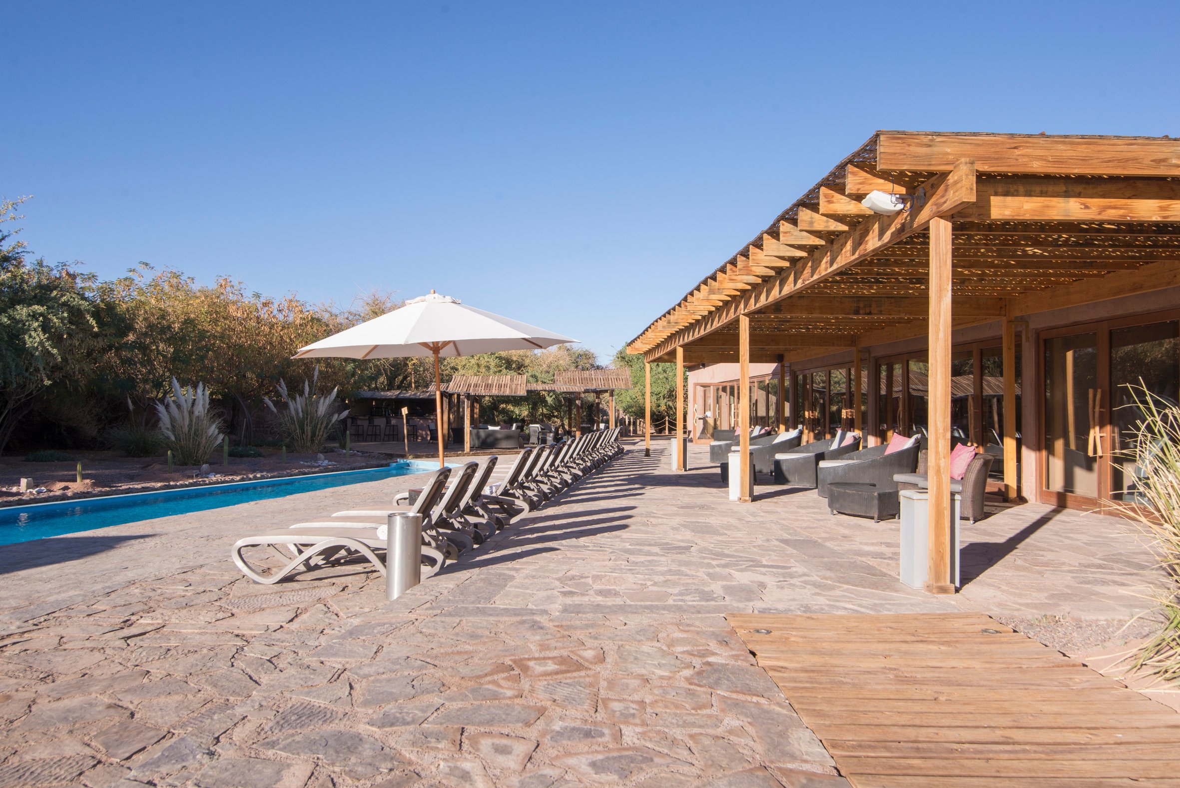 Sector de piscinas del Hotel Cumbres San Pedro de Atacama