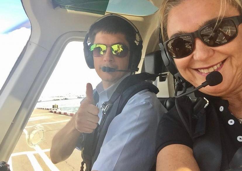 Selfie en tour en helicóptero en Islas Caimán