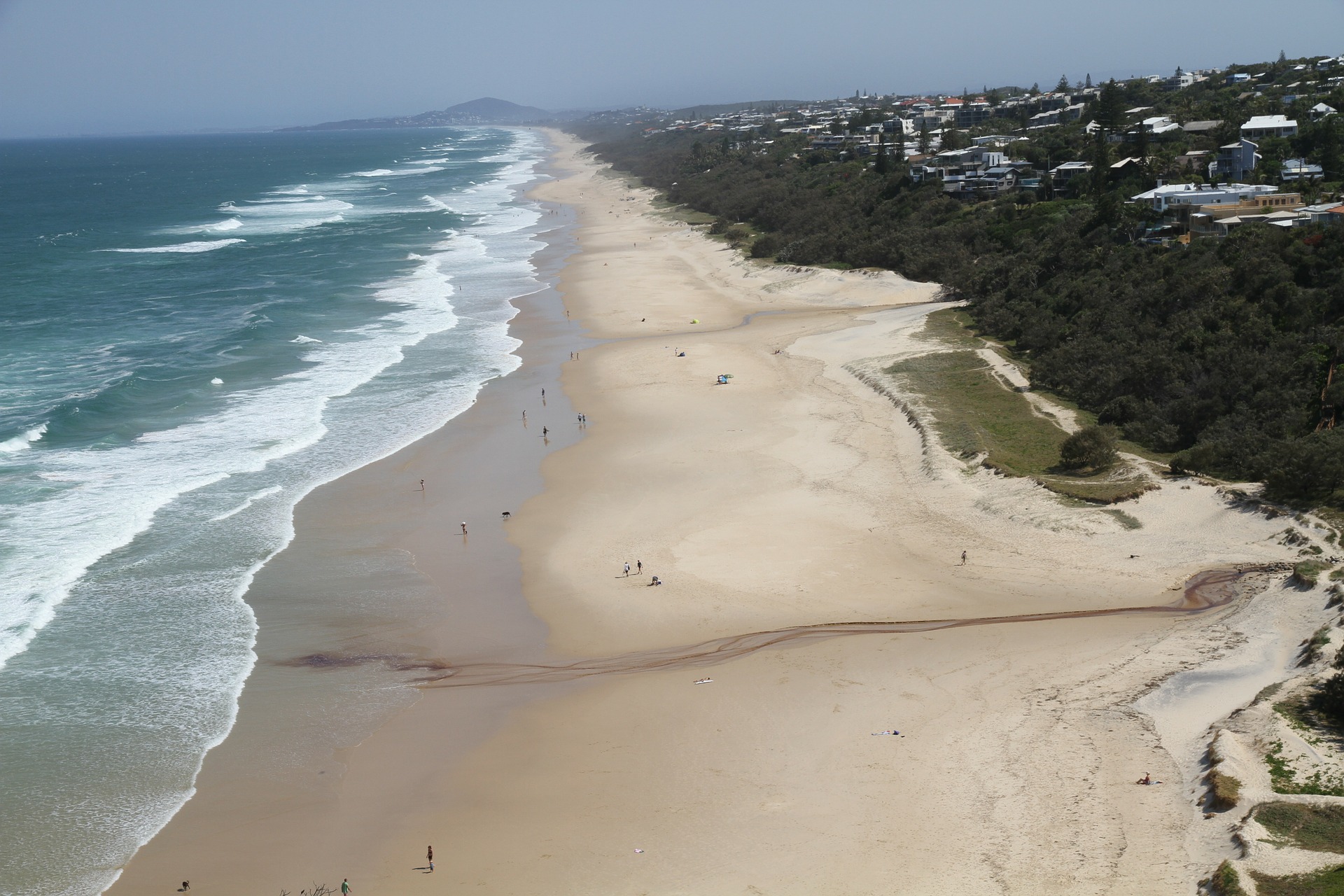 Vista aérea de la playa de Noosa, Australia