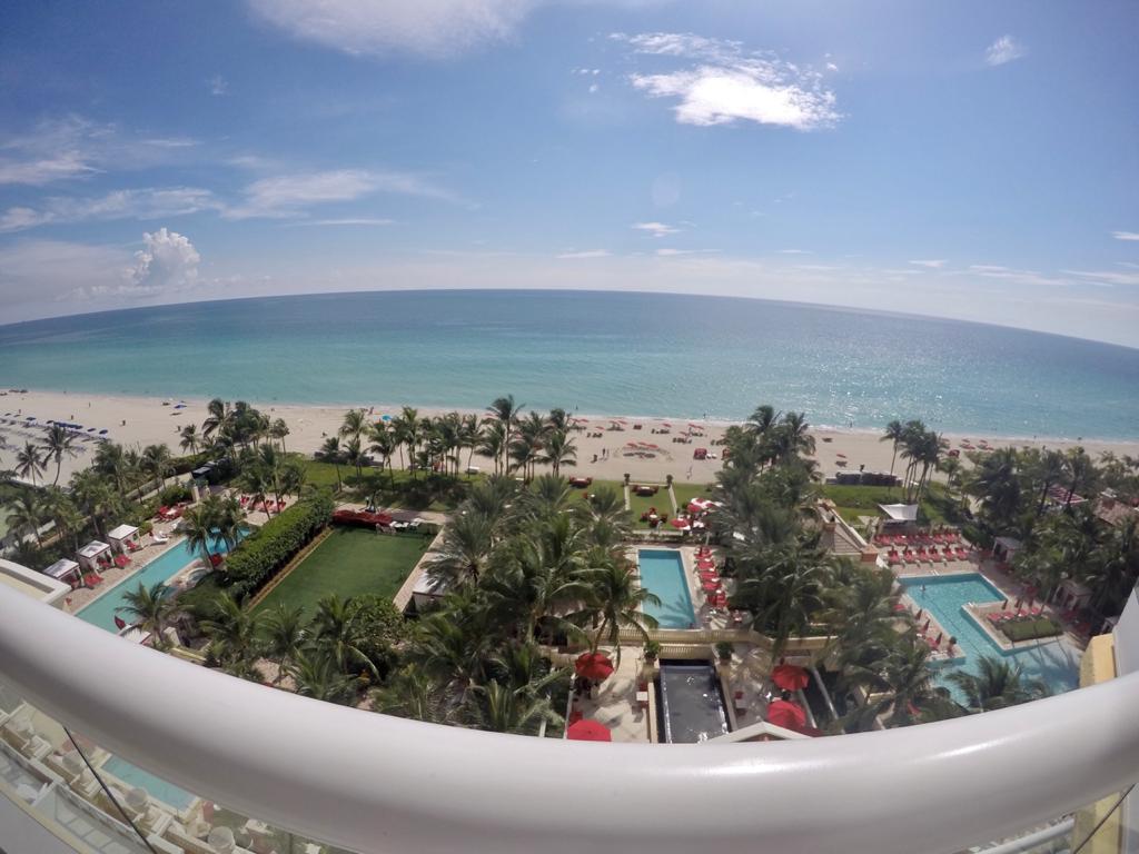 Vista a la playa desde el hotel en Sunny Isles, Miami