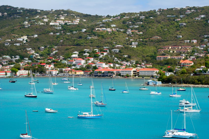 Yates y barcos en Saint Thomas, Caribe