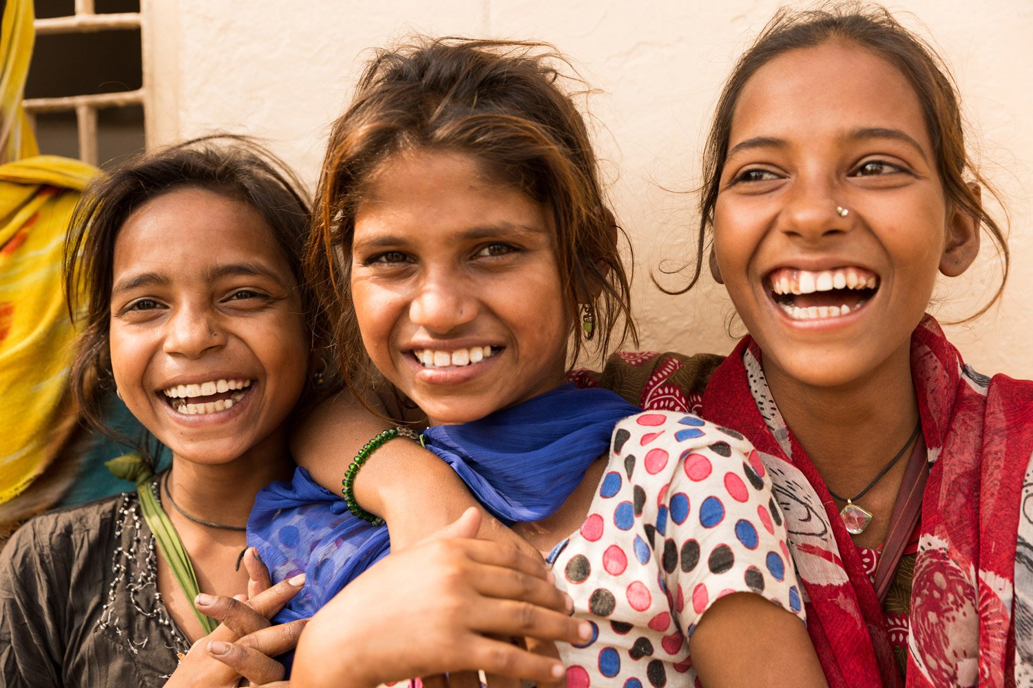 niñas sonriendo de India