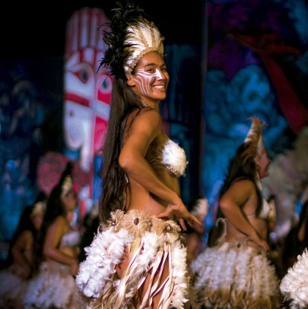 Bailarina rapa nui en Isla de Pascua